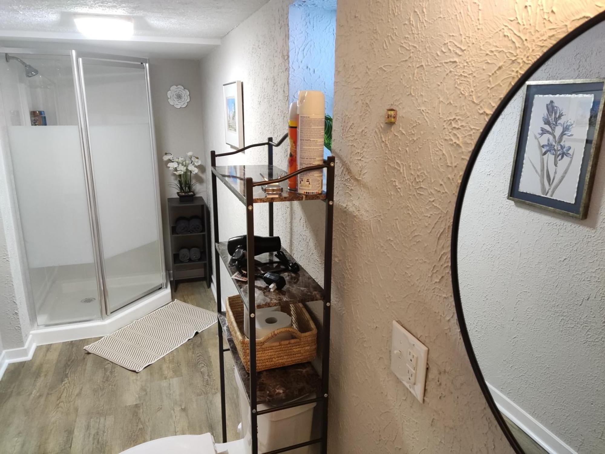 Tranquil Oasis - Private Rooms -Near Downtown Индианаполис Экстерьер фото